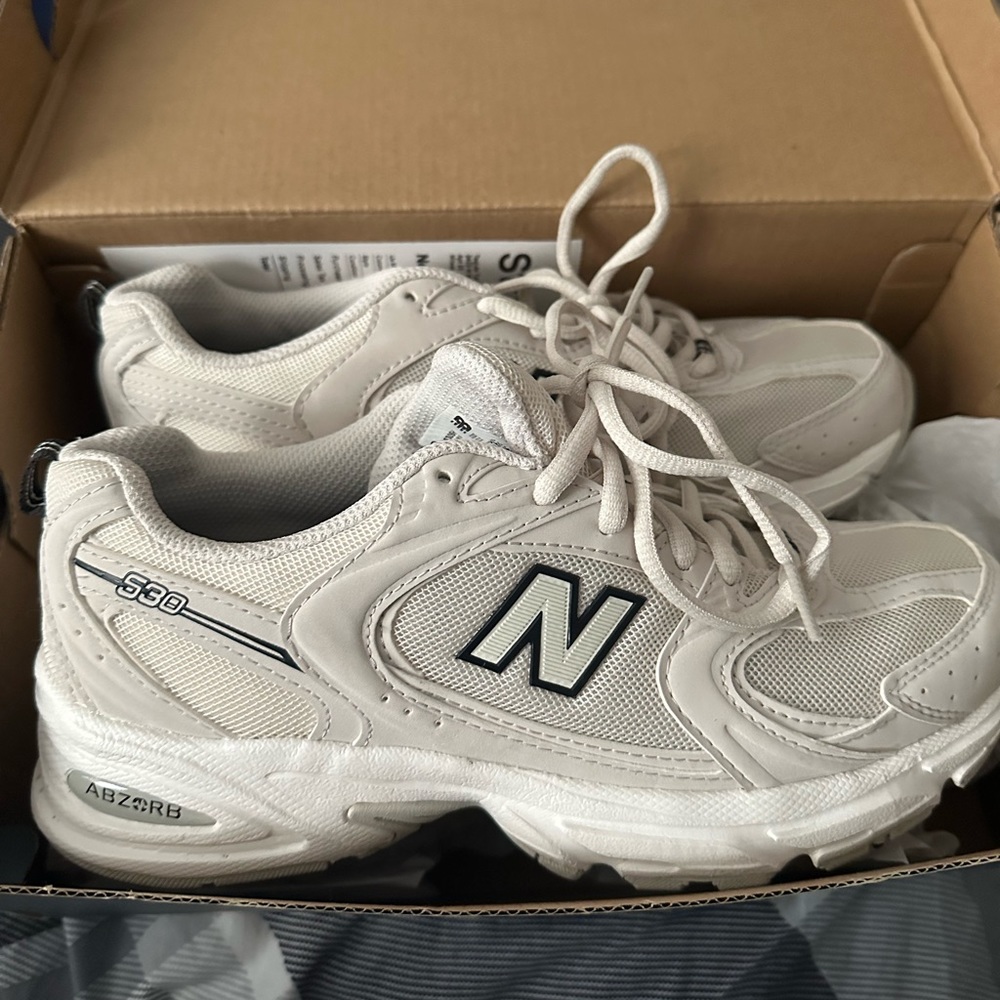 New Balance 530 in beige US5 used once